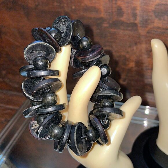 Black wood bead stretch bracelet - Picture 1 of 5